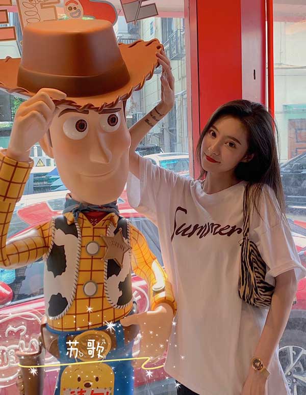 迪拜围经纪人微信